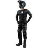 Tenue SHOT Aerolite Space noir | Oxmoto