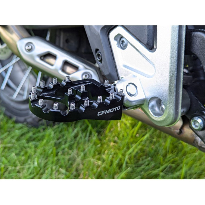 Repose-pieds off-road CFMOTO 450 mt / 800 mt | Oxmoto