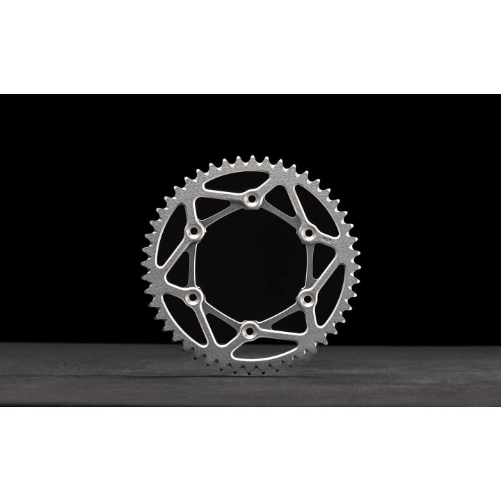 Couronne arrière stark future 49 dents | Oxmoto