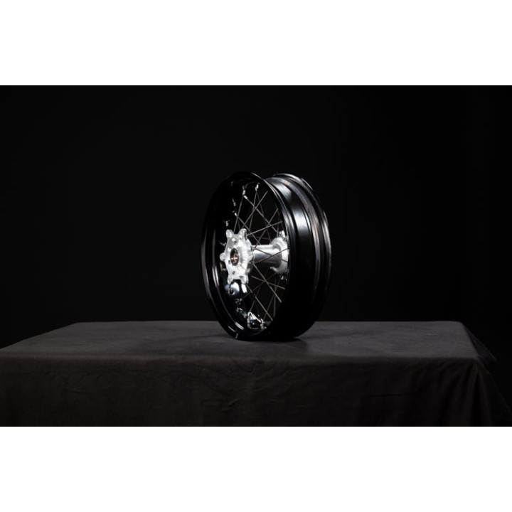 Roue arrière 17" sm stark future | Oxmoto