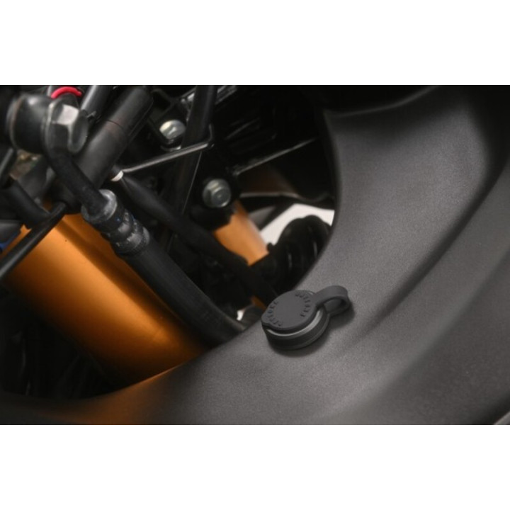 Prise USB-C DAYTONA montage sur carénage | Oxmoto