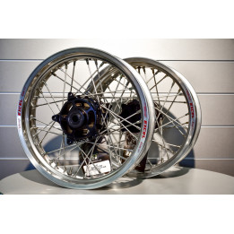 Roue arrière complète HAAN WHEELS 17x5,50x36T | Oxmoto