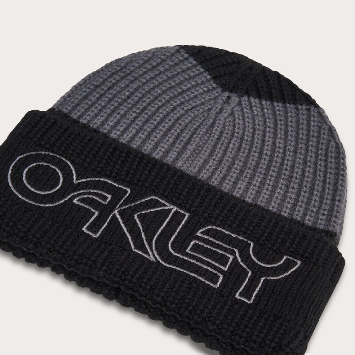 Bonnet Oakley TNP Deep Cuff - noir | Oxmoto