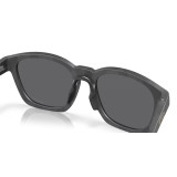 Lunettes de soleil Oakley Shackle Matte Black Camo - verres Prizm Black