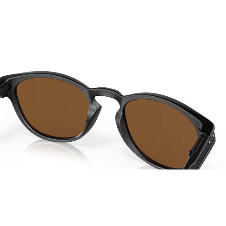 Lunettes de soleil Oakley Latch Matte Black - verres Prizm Violet