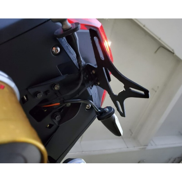 Support de plaque R&G RACING LP0302BK | Oxmoto