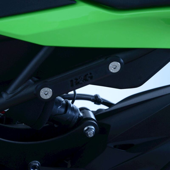Cache orifice reposes-pied arrière R&G RACING noir BLP0112BK