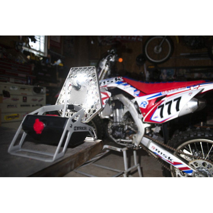 Lampe RISK RACING Striker Rover LED 1200 lumens | Oxmoto