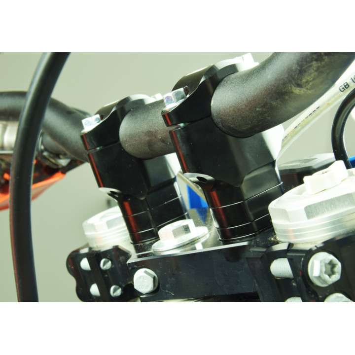 Pontets de guidon Scar Ø28.6mm | Oxmoto