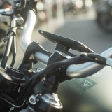 Pack complet Sp-connect Moto Bundle fixé sur guidon Note