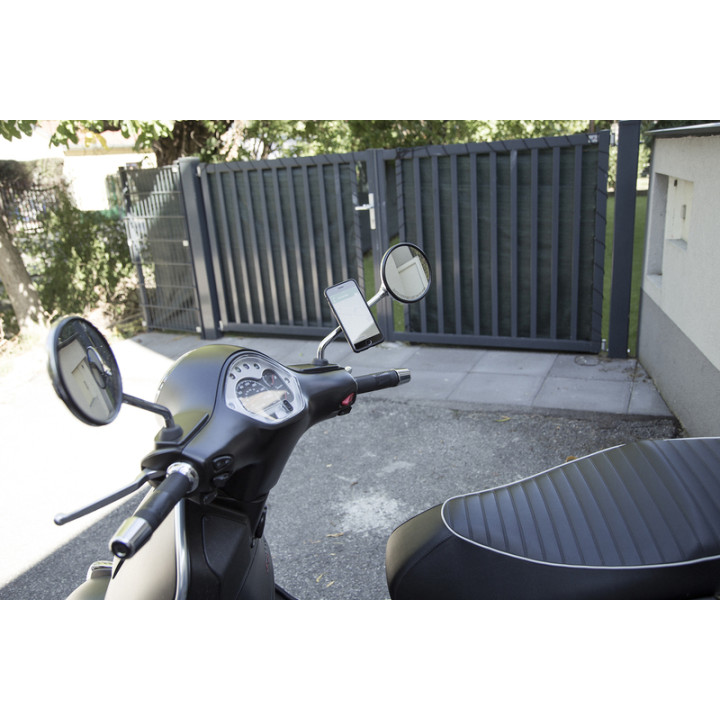 Pack complet Sp-connect Moto Bundle fixé sur rétroviseur iPhone 8+/7+/6S+/6+