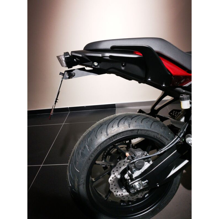 Support de plaque V PARTS noir - Yamaha MT-07 TRACER/MT-09 TRACER
