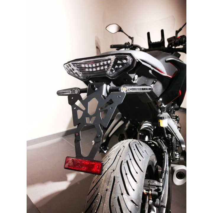 Support de plaque V PARTS noir - Yamaha MT-07 TRACER/MT-09 TRACER