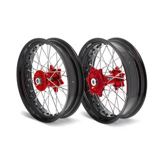 Kit roues complètes avant + arrière ART sm 17x3,50/17x4,50 jante noir/moyeu rouge Beta