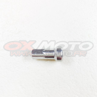 Ecrou de rayon de roue arrière Beta origine | Oxmoto