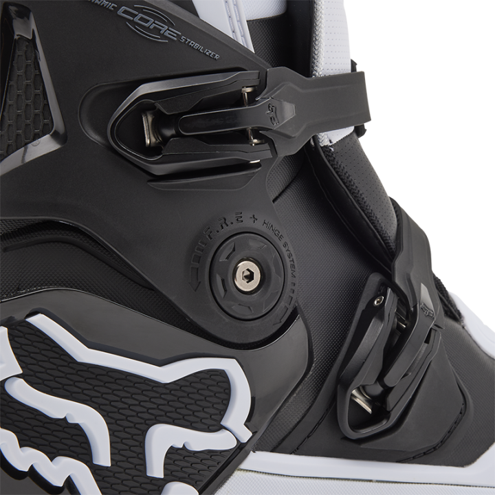 Bottes FOX instinct noir/blanc 2025 | Oxmoto