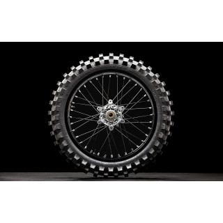 19 inch roue arrière assembly with tire (spacers not included)