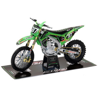 Maquette moto Kawasaki 450 kxf bud racing m. valin échelle 1/12