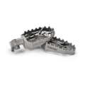 Repose-pieds Akrapovic titane Yamaha tenere | Oxmoto